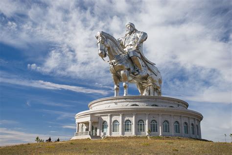 estatua gengis khan|Chinggis Khaan Equestrian Statue in Tuv Province